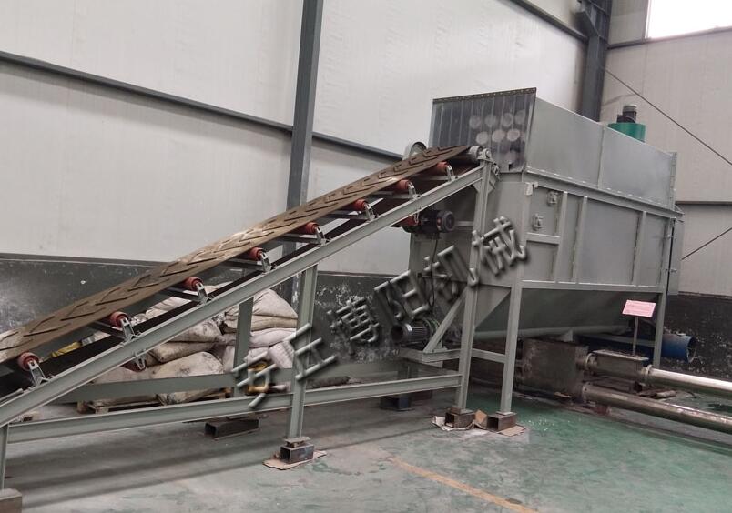 水泥拆包機是怎樣運轉(zhuǎn)工作的呢？