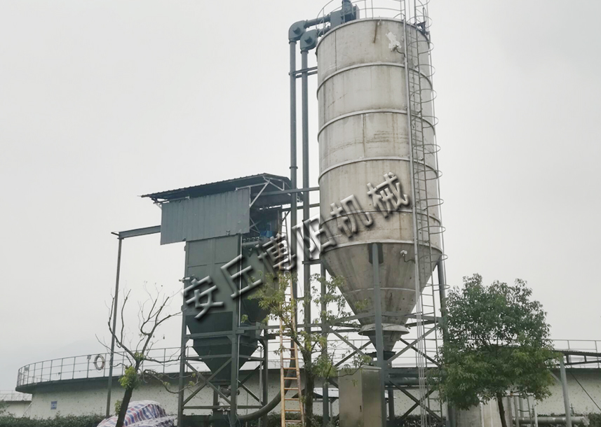 化肥行業(yè)使用噸袋拆包機效果使人驚嘆！