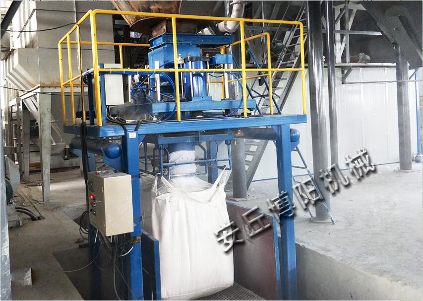 化肥為什么推薦用噸袋包裝機包裝？