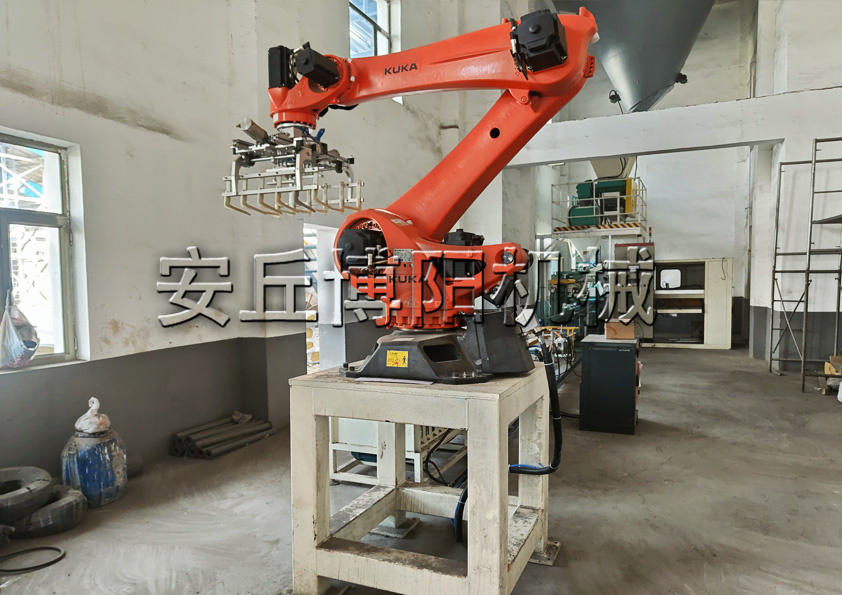 安丘博陽機(jī)械袋裝粉料全自動(dòng)碼垛機(jī)有哪些自身優(yōu)勢(shì)？