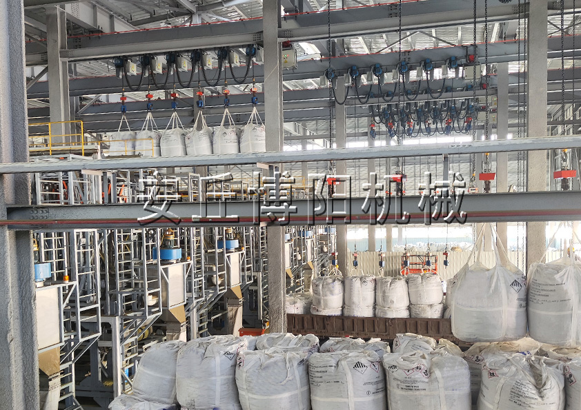 顆粒全自動(dòng)噸袋拆包機(jī)為什么備受粉料企業(yè)的喜愛？