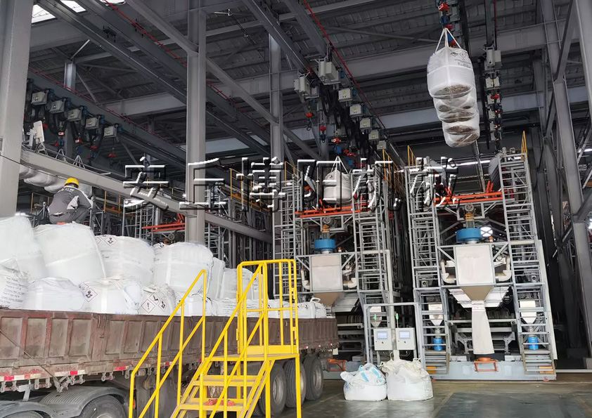 鋰電行業(yè)全自動(dòng)噸包拆包機(jī)的技術(shù)特點(diǎn)是什么？