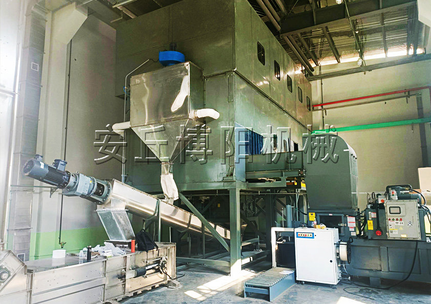 膨潤土全自動噸袋破袋機適用工況和行業(yè)是什么？