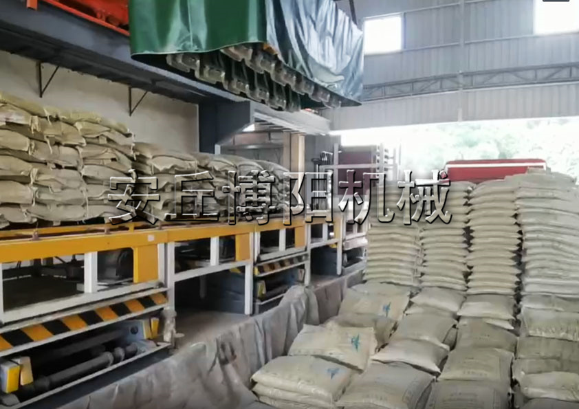 保溫料全自動裝車機的特點和優(yōu)勢是什么呢？