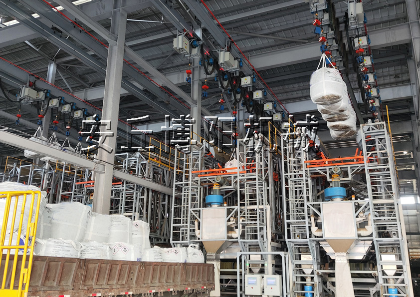 鋰電行業(yè)自動噸袋拆包機為何成為相關行業(yè)爭相選購的機械設備？